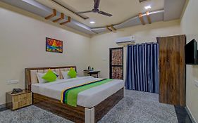 Treebo Royal, Chandrapur